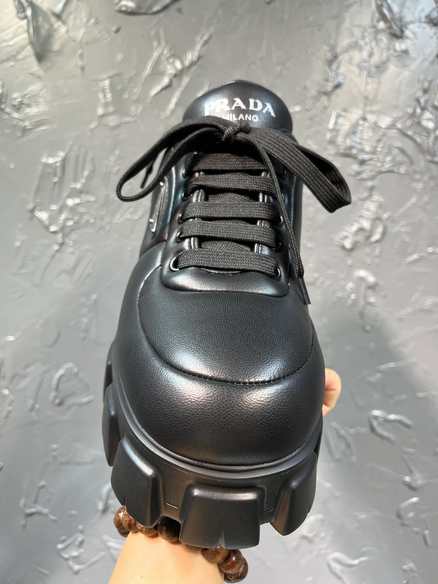Men's shoes 💰820💰 🔥🔥🔥Top version 2025 new Prada Prada triangular enamel logo, round toe bolder shoes, bread shoes, developed one to one with the original version, outsole one to one private molding, the fabric is imported sheepskin, lining imported sheepskin, foot pad sheepskin, sole height 5cm, outsole original rubber foam sole, code number 39-46